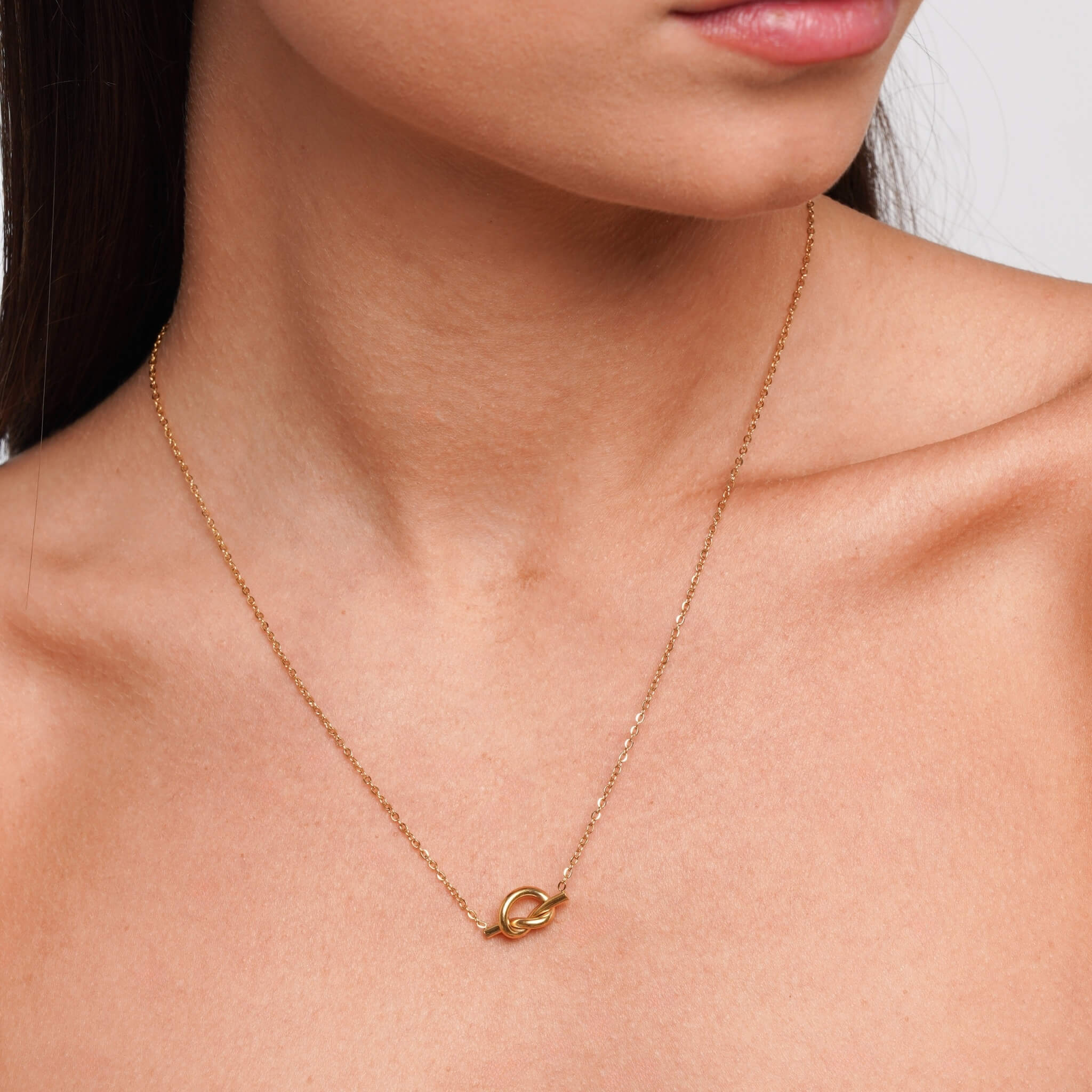 Knot necklace