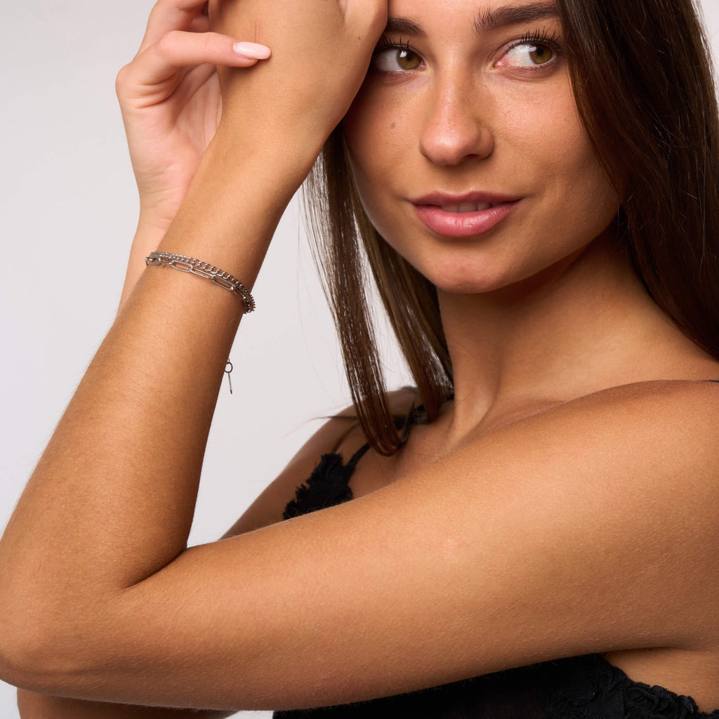 Double link bracelet